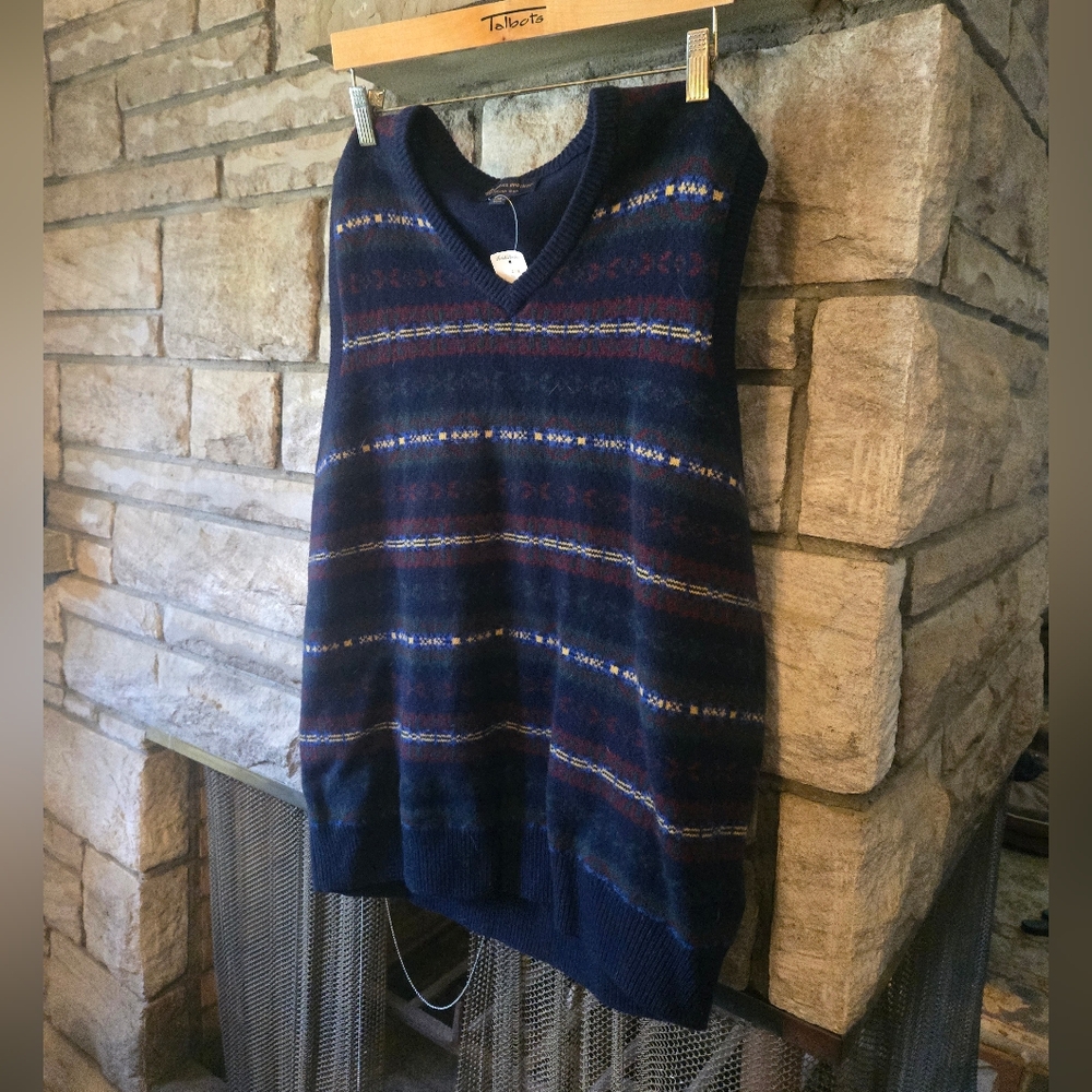 New Brooks Brothers Navy and Red V-Neck Sweater XL